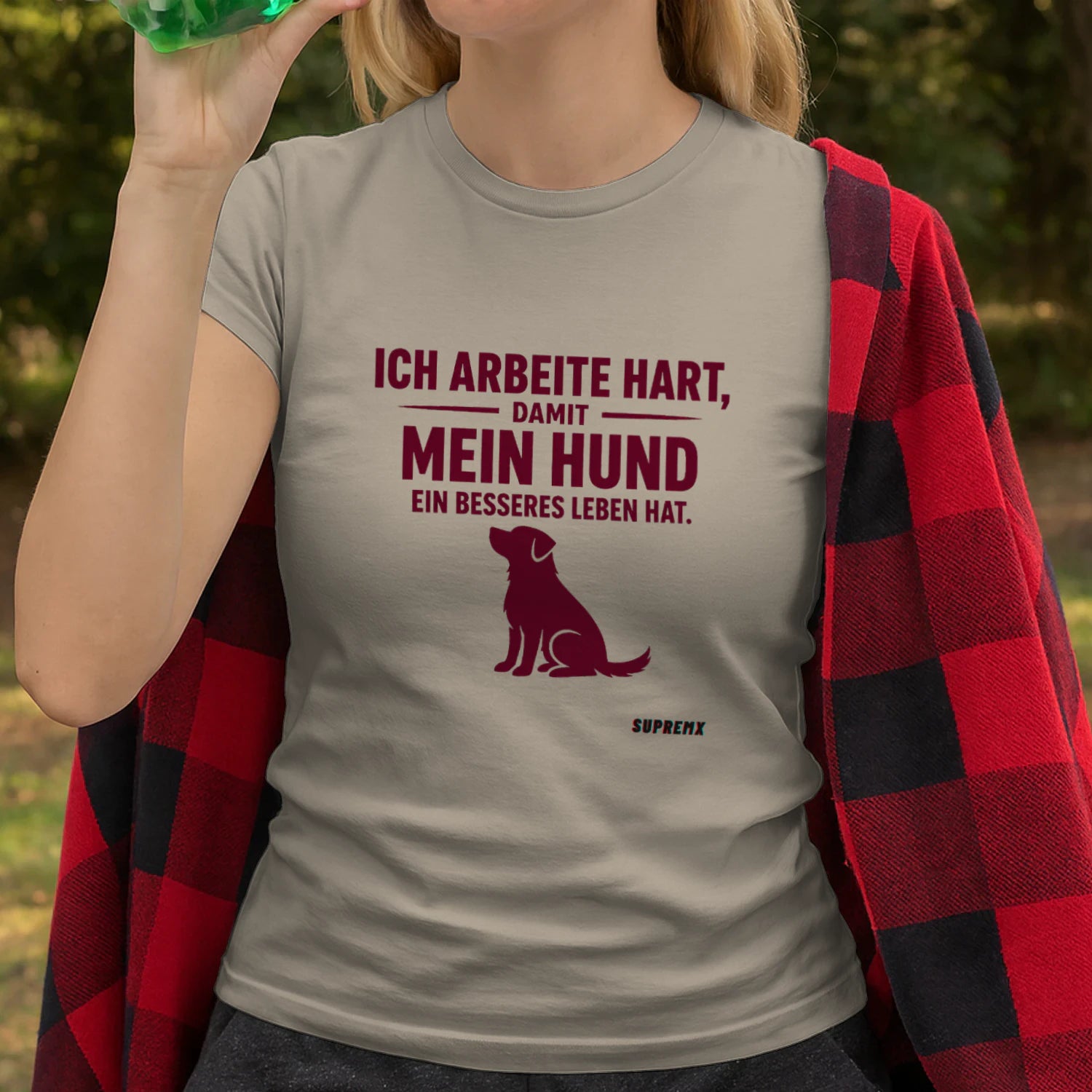 Ich arbeite hart Hunde-T-Shirt, Sand - SupremX-Eagle